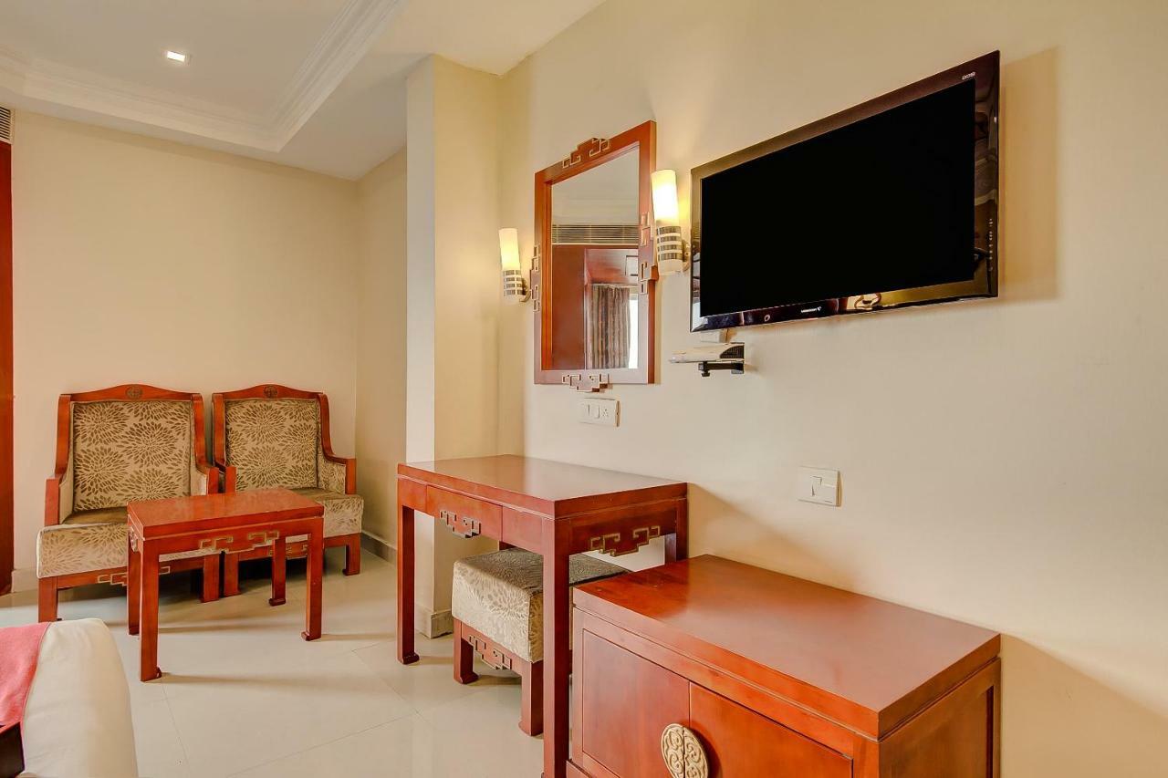 Metro Grand Hotel Chennai Exteriör bild